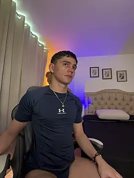 estebanperez 26 online show from June 22, 7:11 pm