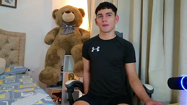 estebanperez 26 online show from July 18, 1:37 pm