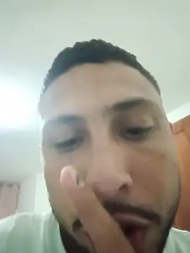 Snapshot of MAX_Jhonnson chatting on November 17, 4:18 am MAX Jhonnson online show from November 17, 4:18 am