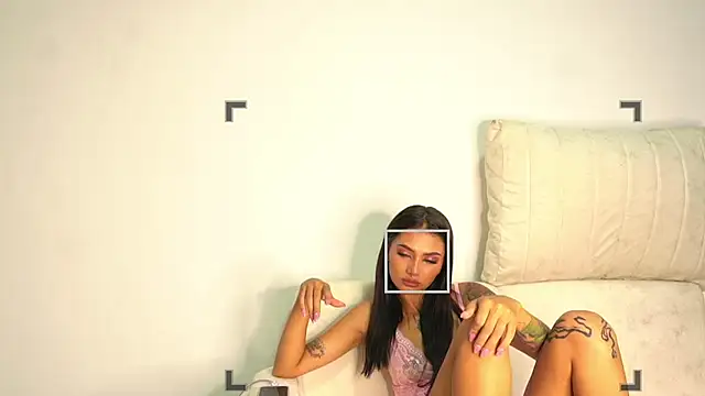 Snapshot of scarlethsaenz_ chatting on November 12, 1:39 am scarlethsaenz online show from November 12, 1:39 am