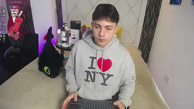 Samu FoXXX online show from December 13, 8:25 pm