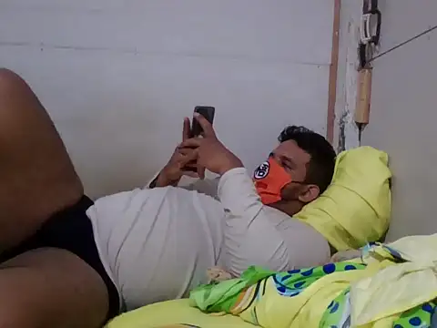 Snapshot of josecamsex27 chatting on May 6, 2:08 am josecamsex27 online show from May 6, 2:08 am