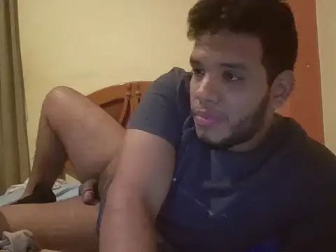 Snapshot of josecamsex27 chatting on May 16, 2:19 am josecamsex27 online show from May 16, 2:19 am