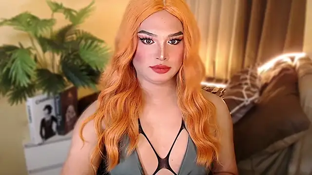 Snapshot of UrGoddess_Sofia chatting on November 12, 12:55 am UrGoddess Sofia online show from November 12, 12:55 am