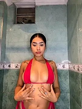 Snapshot of lauren_clauz chatting on November 27, 1:29 am lauren clauz online show from November 27, 1:29 am