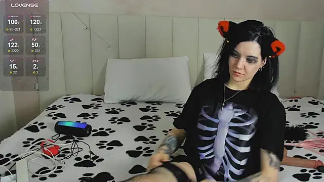 Lina Moony online show from February 6, 1:54 am