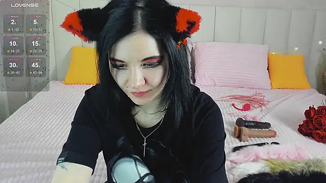 Lina Moony online show from February 17, 1:57 am