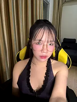 qiqi200135 online show from November 20, 2:28 pm