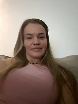 Cutebrowneyes  online show from January 14, 10:03 pm