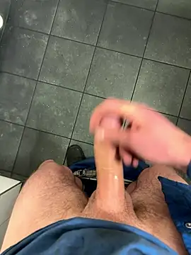 lukasDickpic12 online show from January 11, 12:26 am