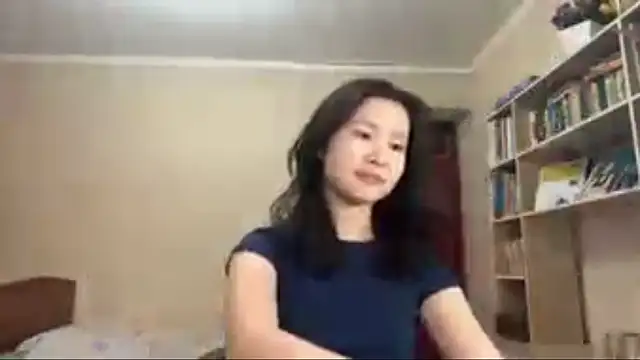 Snapshot of HuldaKye chatting on February 4, 12:00 pm HuldaKye online show from February 4, 12:00 pm