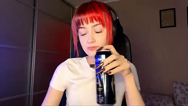 EmilySkyline online show from December 5, 7:06 am