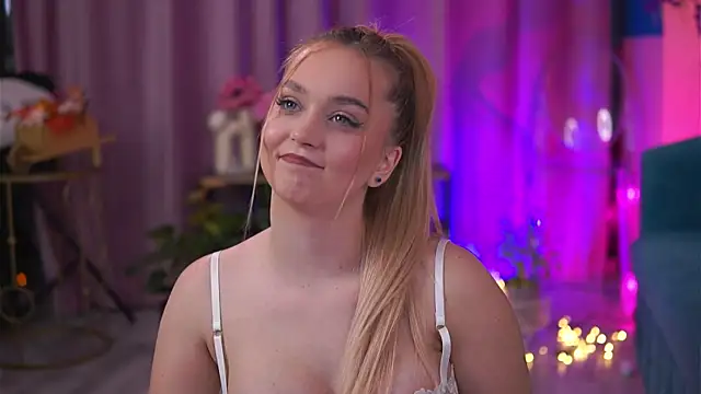 ElyssawetXX online show from November 20, 7:24 pm