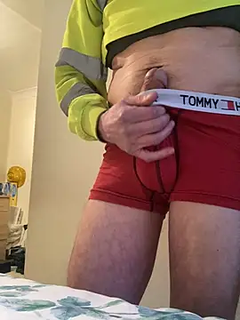 Snapshot of funguy19782 chatting on February 18, 4:25 pm funguy19782 online show from February 18, 4:25 pm