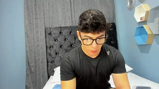 Snapshot of Dereck_delaVega chatting on November 12, 11:47 pm Dereck delaVega online show from November 12, 11:47 pm