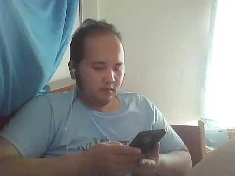 linhlinhthan online show from November 27, 6:37 am