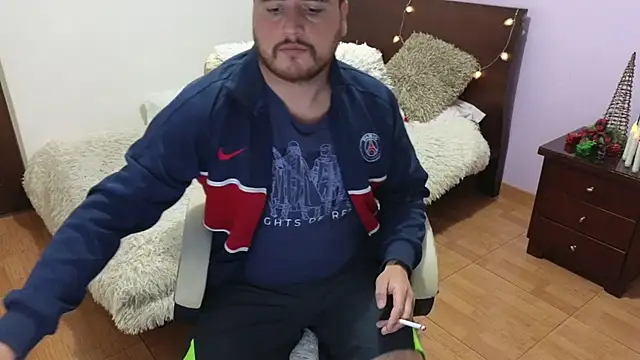 Snapshot of LiamConan chatting on November 20, 1:39 am LiamConan online show from November 20, 1:39 am