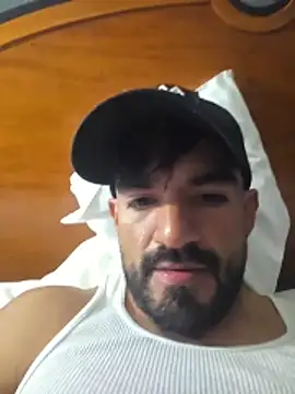 piggylatino online show from March 31, 11:10 am