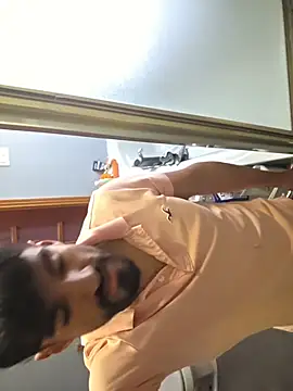 piggylatino online show from April 5, 9:56 pm