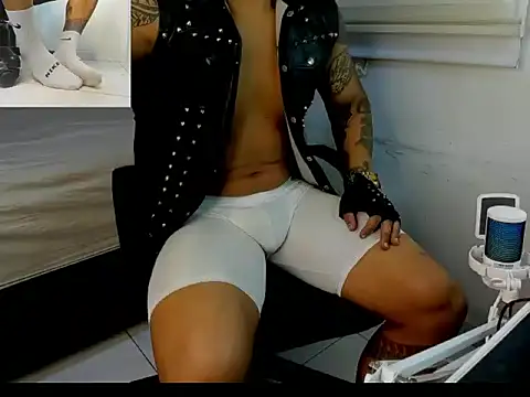 master leather online show from February 13, 3:24 am