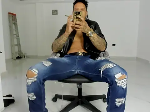 master leather online show from March 30, 11:33 am