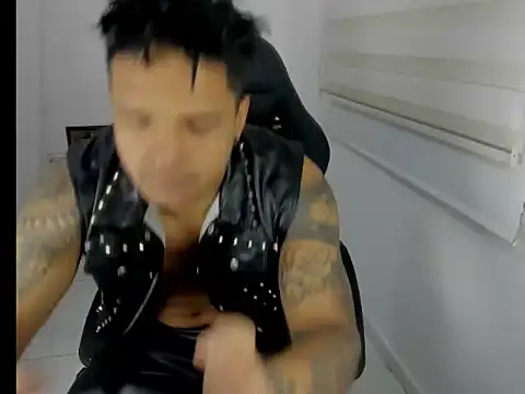 master leather online show from April 1, 4:04 pm