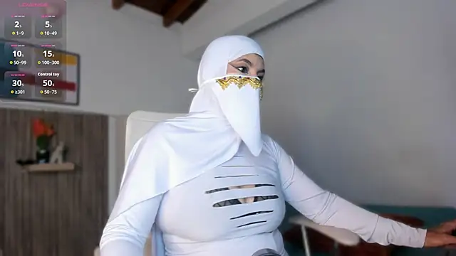 Hannaa Dolly online show from November 17, 3:01 am