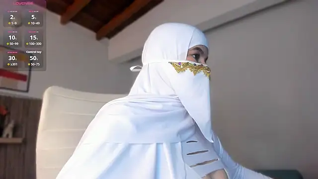 Hannaa Dolly online show from November 18, 3:01 am