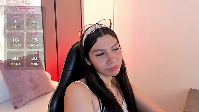 cloee20  online show from January 17, 2:49 am