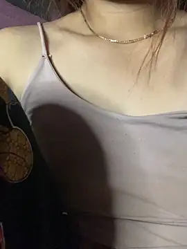 Snapshot of Winnie-sexy chatting on June 17, 9:49 pm Winnie-sexy online show from June 17, 9:49 pm