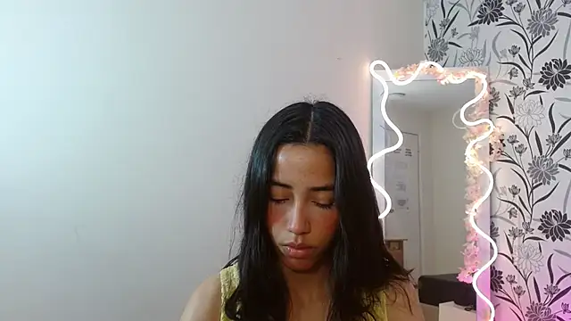 Joselyn tay online show from December 18, 11:49 am