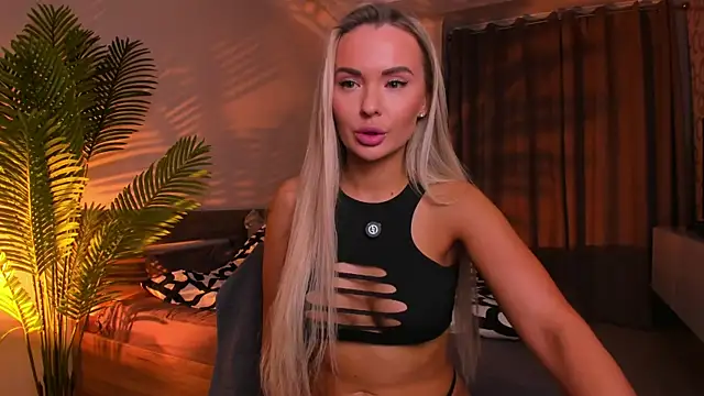 Honey Bunnyy  online show from November 18, 9:41 pm
