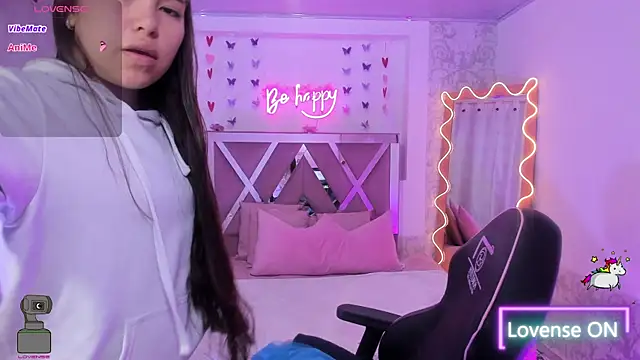 ISABELA TAY online show from March 26, 11:38 am