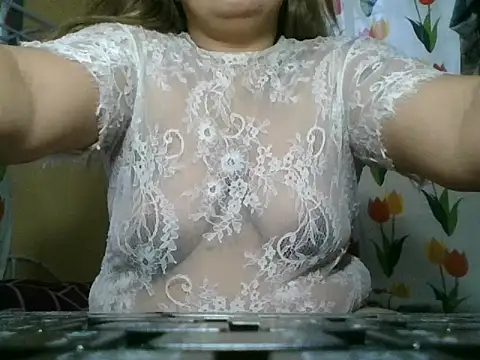 Snapshot of loriepinay46 chatting on May 30, 9:45 pm loriepinay46 online show from May 30, 9:45 pm
