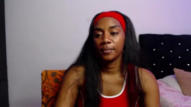 AishaOwens online show from December 1, 8:03 pm