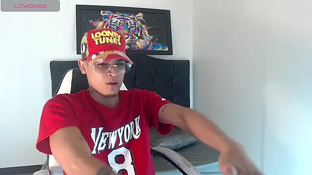 Isaacas  online show from November 30, 11:25 am