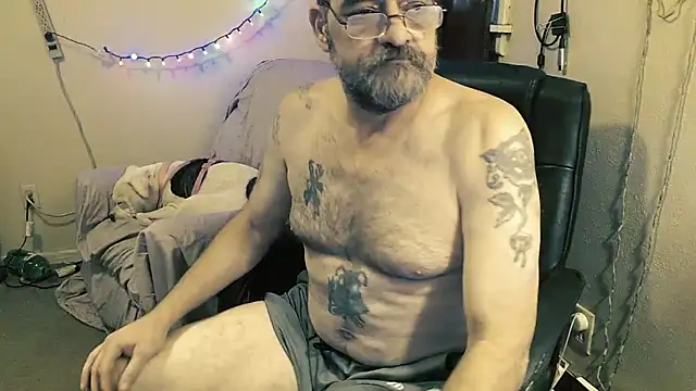 MrBigginTX online show from February 4, 11:42 pm