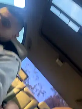 Snapshot of ymfg69 chatting on December 15, 11:42 pm ymfg69 online show from December 15, 11:42 pm