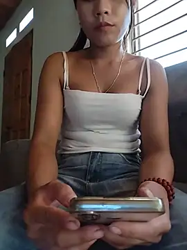 Snapshot of gugu0022 chatting on July 7, 7:09 am gugu0022 online show from July 7, 7:09 am