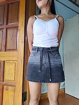 Snapshot of gugu0022 chatting on July 8, 11:42 pm gugu0022 online show from July 8, 11:42 pm