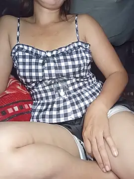 Snapshot of Lyly_sexyy chatting on June 15, 10:01 pm Lyly sexyy online show from June 15, 10:01 pm