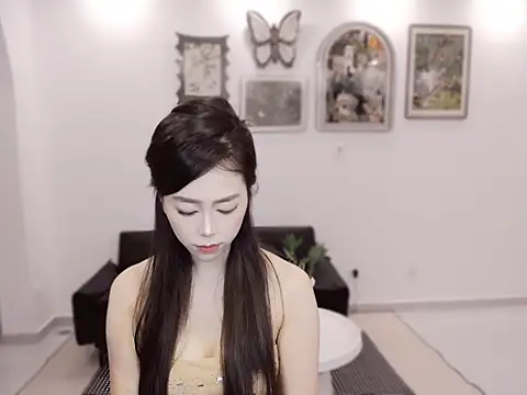 Snapshot of Aurora_9 chatting on November 13, 6:51 pm Aurora 9 online show from November 13, 6:51 pm