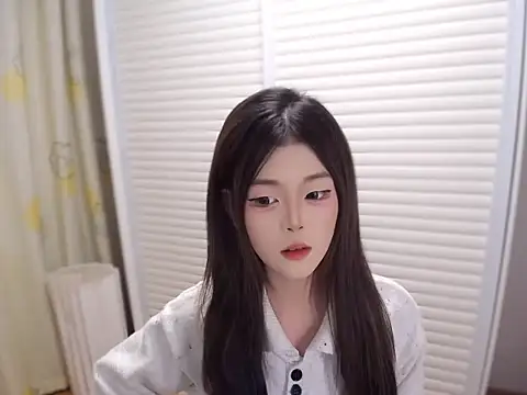 Snapshot of Aurora_9 chatting on November 18, 12:53 pm Aurora 9 online show from November 18, 12:53 pm