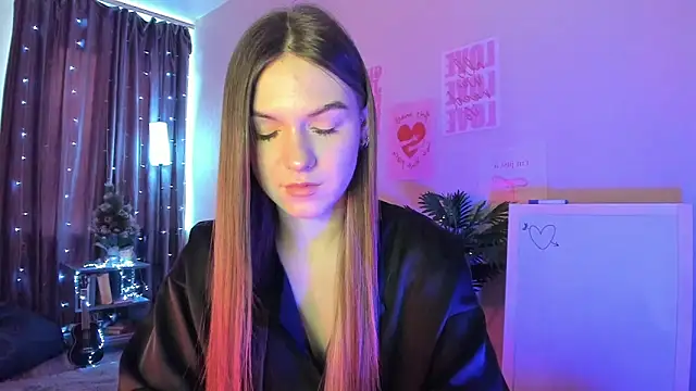 luna lust 212 online show from March 16, 4:40 am