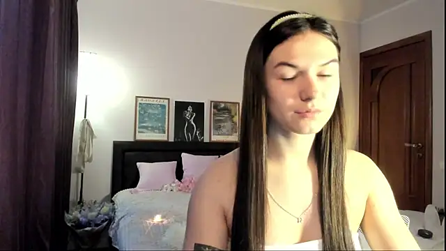 Snapshot of luna_lust_212 chatting on June 27, 3:39 pm luna lust 212 online show from June 27, 3:39 pm