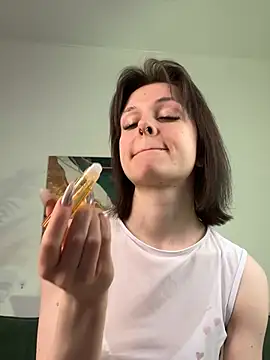 Shy Vivi online show from January 9, 1:14 pm