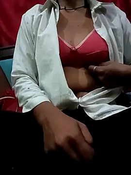 Snapshot of Miss-priti chatting on December 2, 5:35 am Miss-priti online show from December 2, 5:35 am