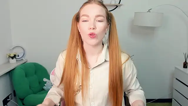 LavetaShiroma online show from December 2, 7:31 pm