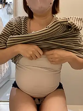 Snapshot of yun_cute chatting on November 15, 1:07 pm yun cute online show from November 15, 1:07 pm