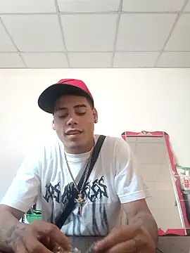 Snapshot of alienbich chatting on November 12, 5:02 pm alienbich online show from November 12, 5:02 pm